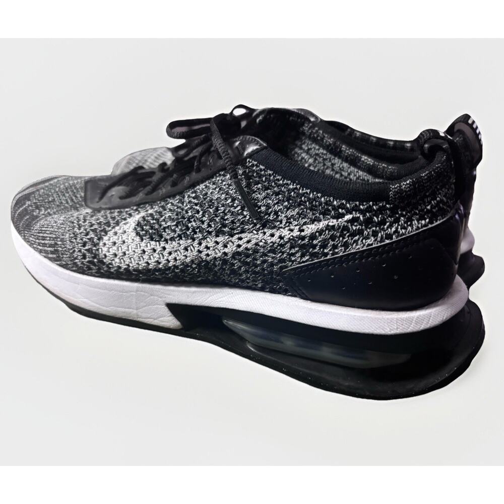 NIKE FLYKNIT RACER OREO 2.0 526628-012 Sz 9